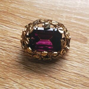 Vintage Victorian Revival Amethyst Purple Glass Oval Brooch Goldtone Wreath